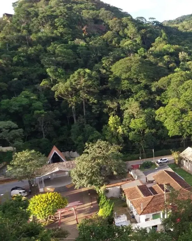 Paisagem de Campos do Jordão vista a partir de Pousada Pinhalense