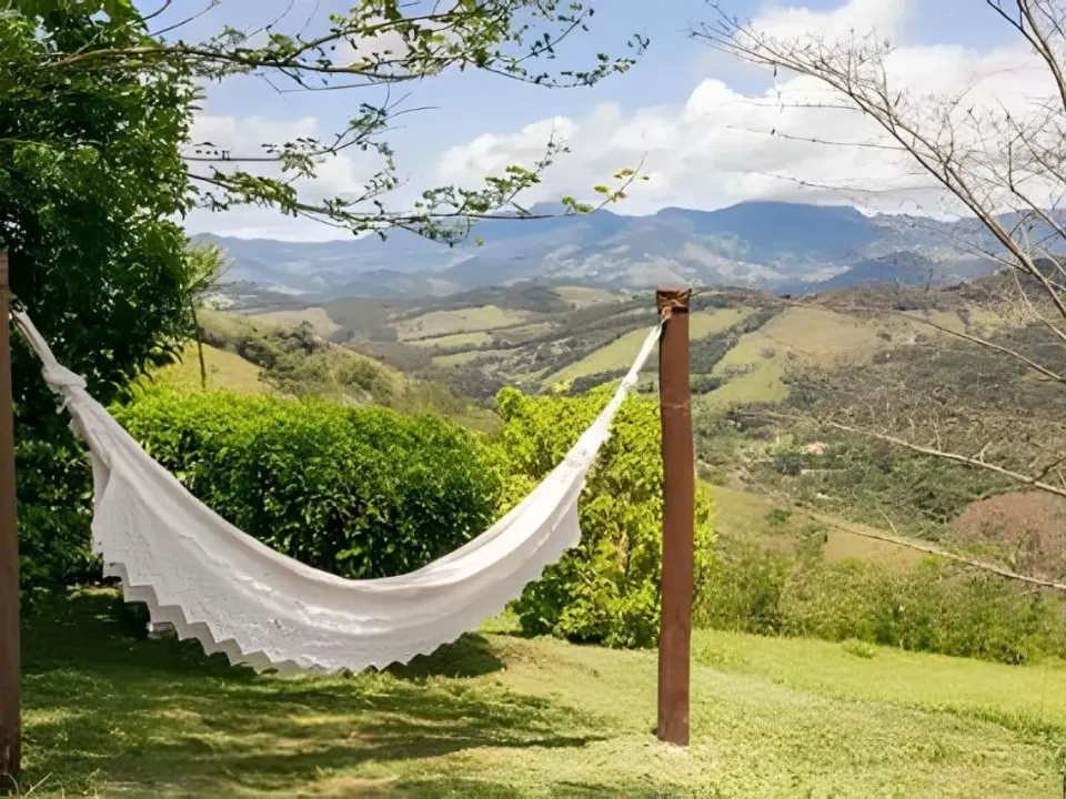 Paisagem de Campos do Jordão vista a partir de Casa de Pedra, Charme e Conforto