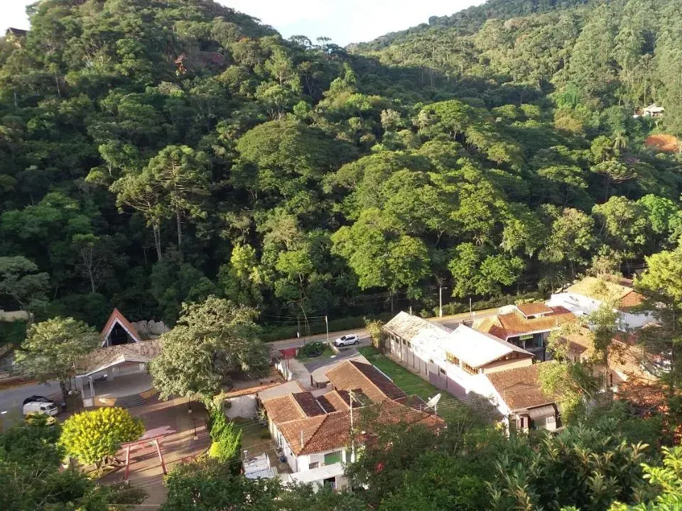 Paisagem de Campos do Jordão vista a partir de Pousada Pinhalense