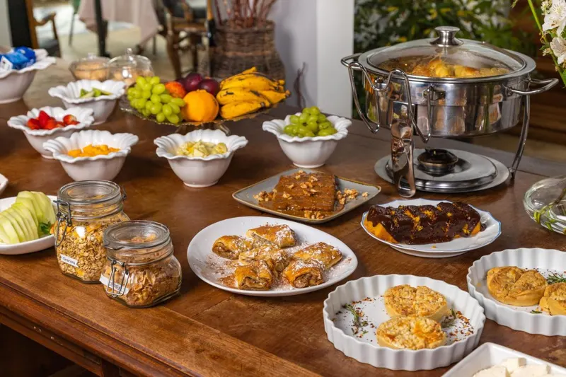 Café da manhã e refeições em Alma Hotel