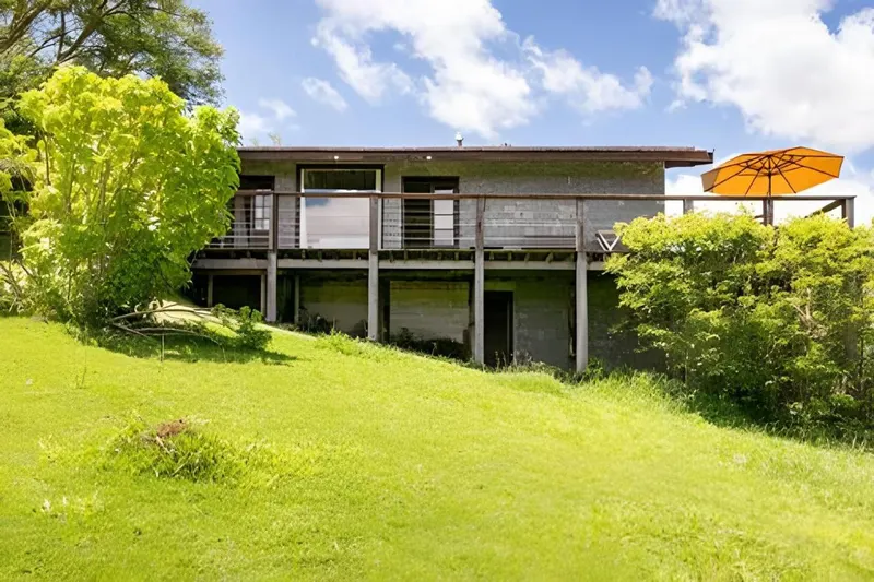 Fachada de Casa de Pedra, Charme e Conforto