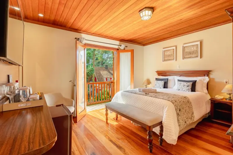 Quarto em D Biagy Raizes