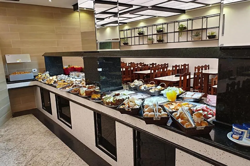 Café da manhã e refeições em Eldorado Palace Hotel Aparecida