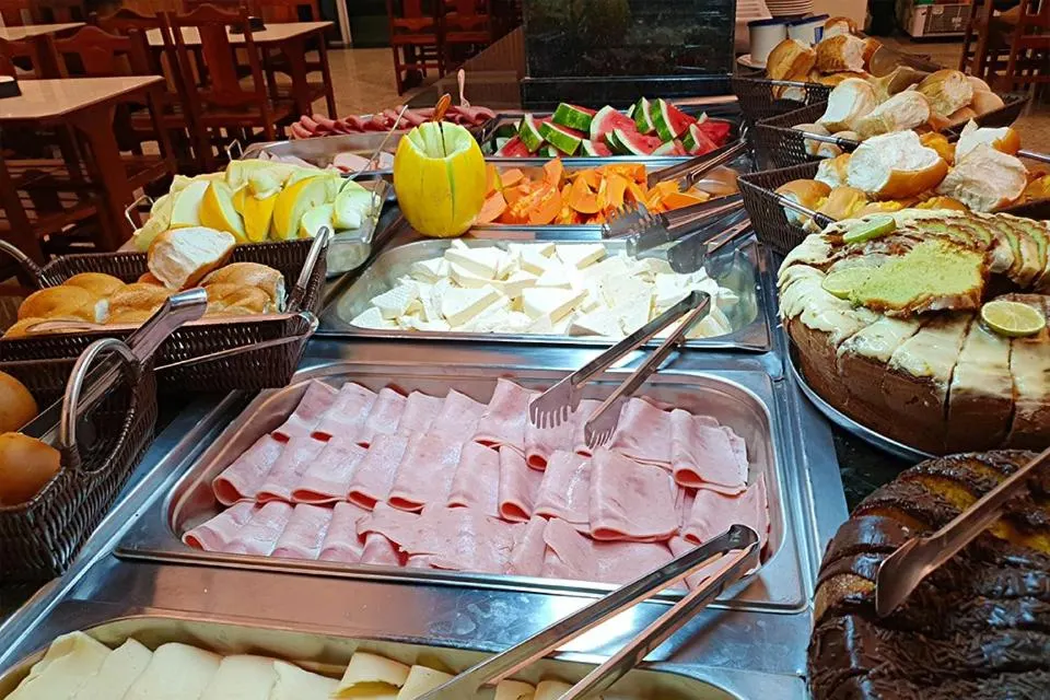 Café da manhã e refeições em Eldorado Palace Hotel Aparecida