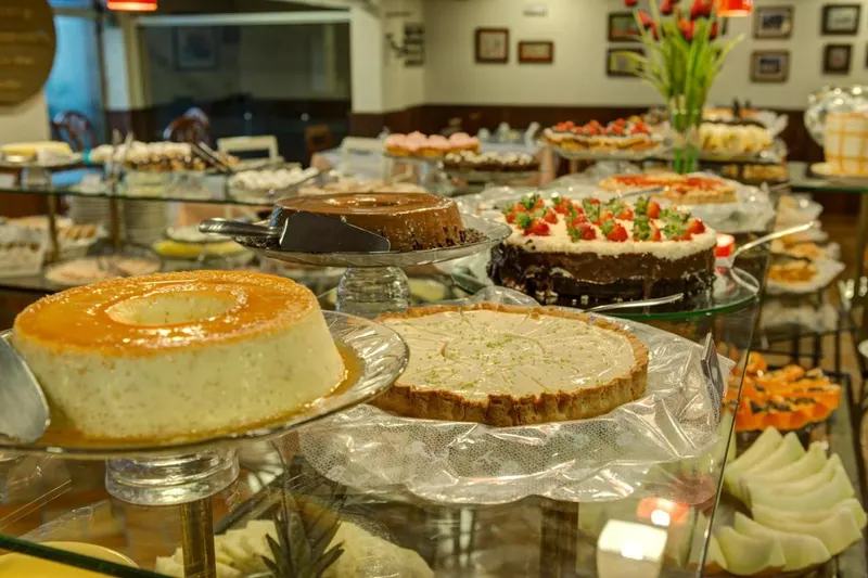 Café da manhã e refeições em Flat Hotel Palazzo Reale