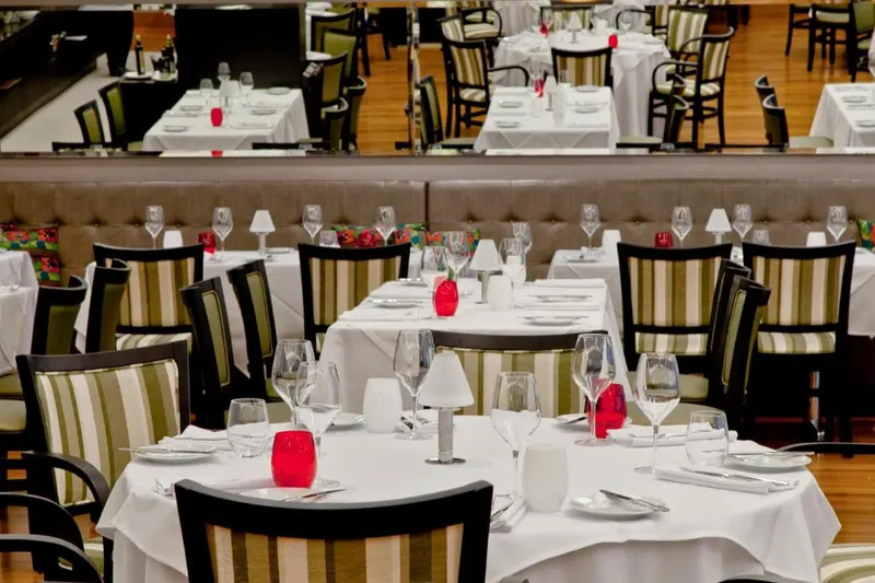 Café da manhã e refeições em Golden Tulip São José dos Campos