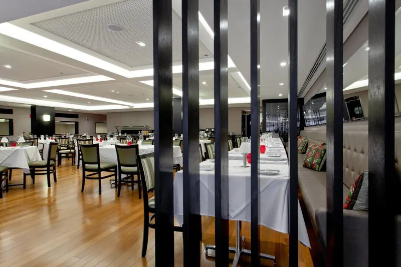 Café da manhã e refeições em Golden Tulip São José dos Campos