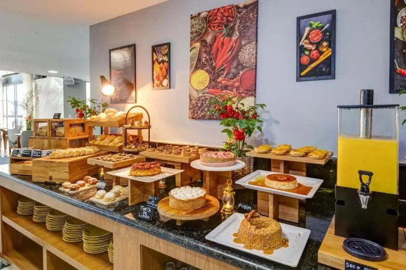 Café da manhã e refeições em Gran Paradiso Campos do Jordão By Ventura Oficial