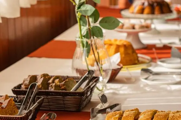 Café da manhã e refeições em Hotel Ascona