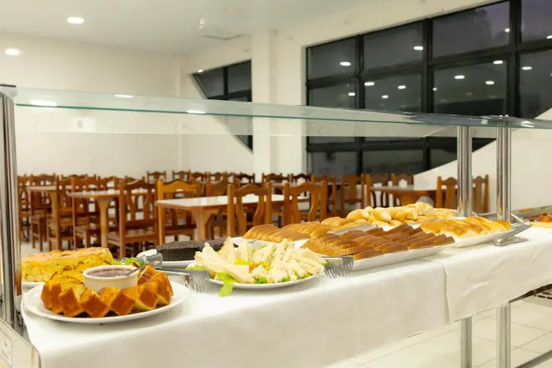 Café da manhã e refeições em Hotel Caminho do Rosario