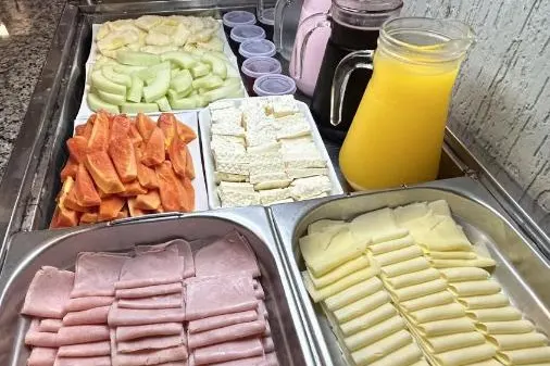 Café da manhã e refeições em Hotel Capital da Fé