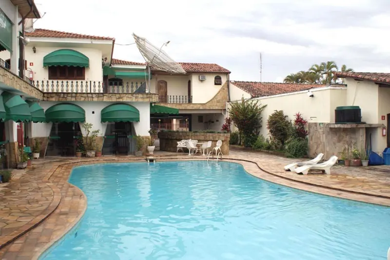 Piscina de Hotel Chalé São Jorge