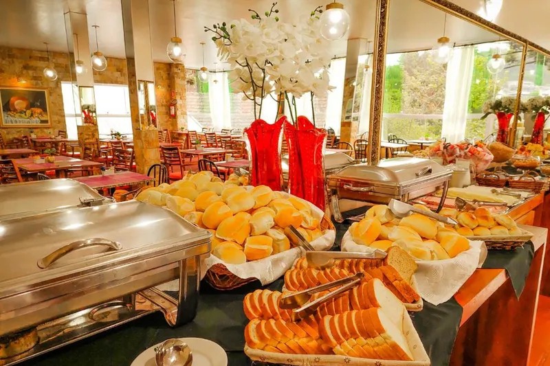 Café da manhã e refeições em Hotel Fazenda Golden Park Campos do Jordão