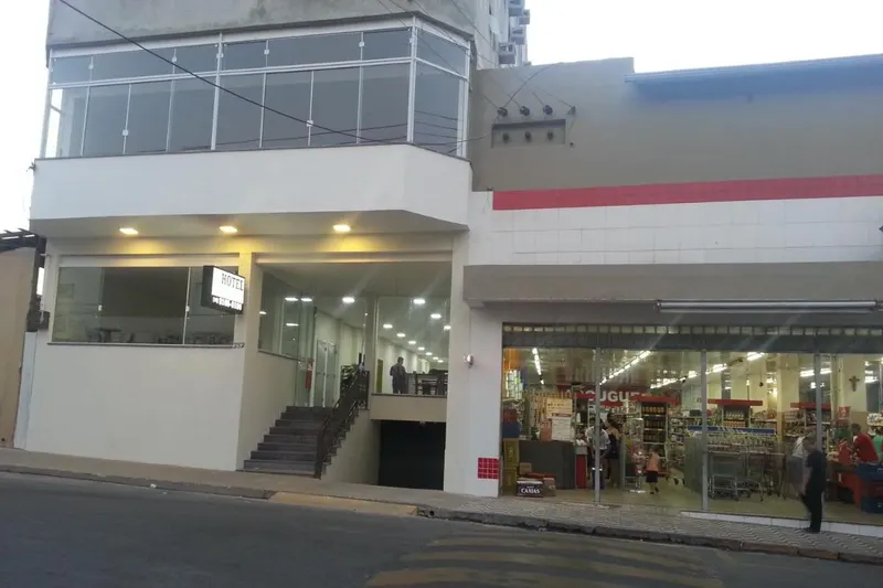 Fachada de Hotel Maria da Fé