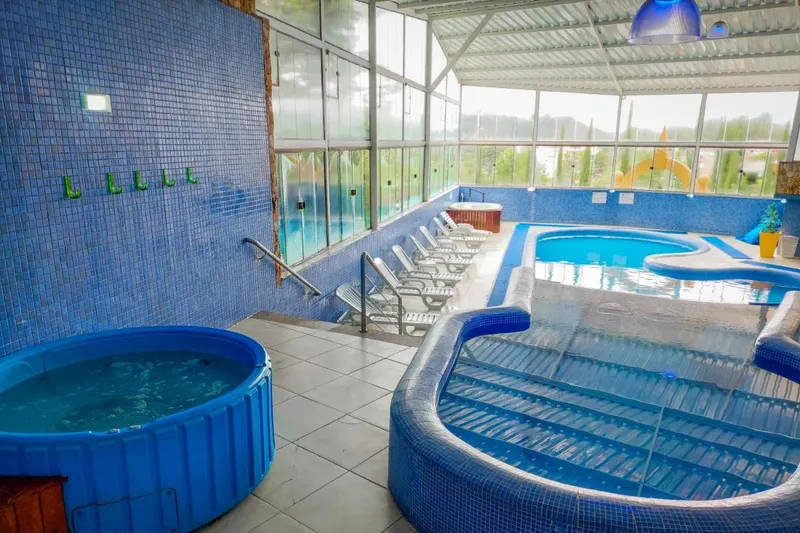 Piscina de Hotel Nacional Inn Campos do Jordão