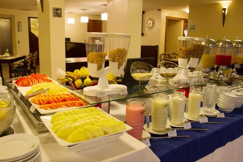 Café da manhã e refeições em Hotel Nacional Inn