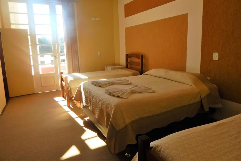 Quarto em Hotel Platanus