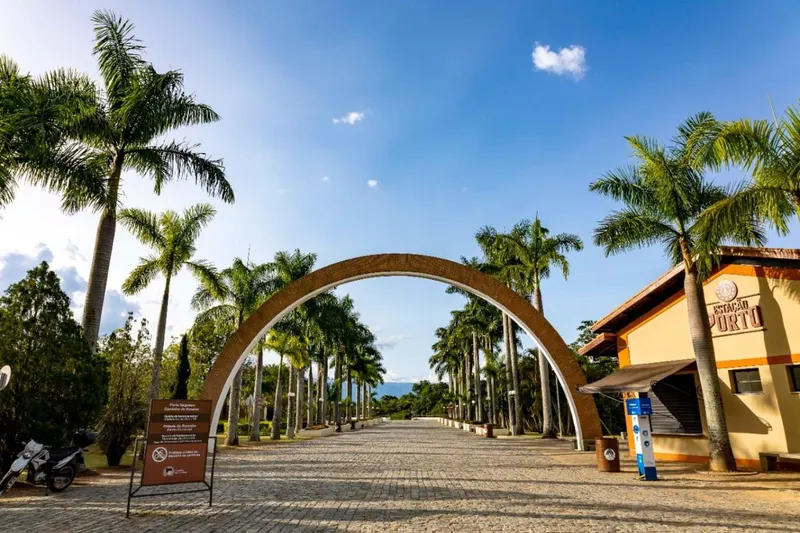 Fachada de Hotel Romaria Aparecida