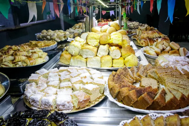 Café da manhã e refeições em Hotel San Rafain