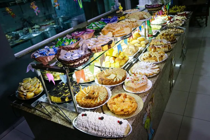 Café da manhã e refeições em Hotel San Rafain
