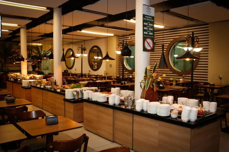 Café da manhã e refeições em Hotel Santo Graal