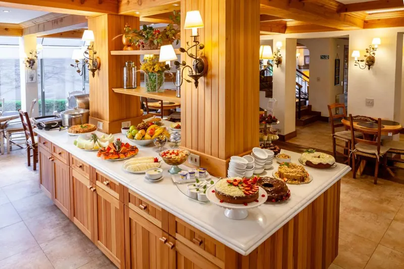Café da manhã e refeições em Hotel Solar d Izabel