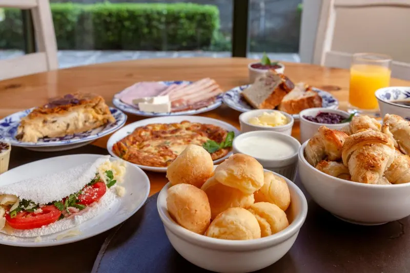 Café da manhã e refeições em Hotel Solar d Izabel