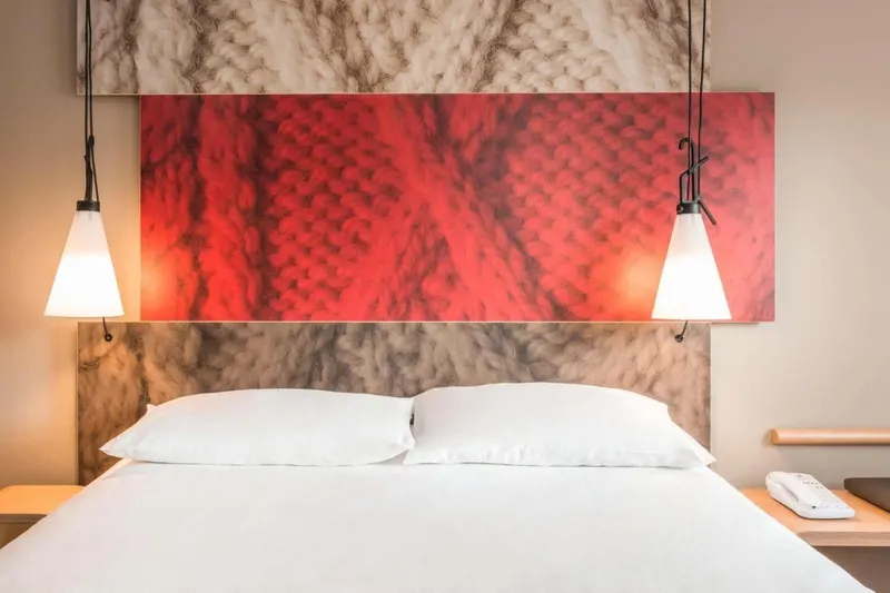 Quarto em ibis Jacareí