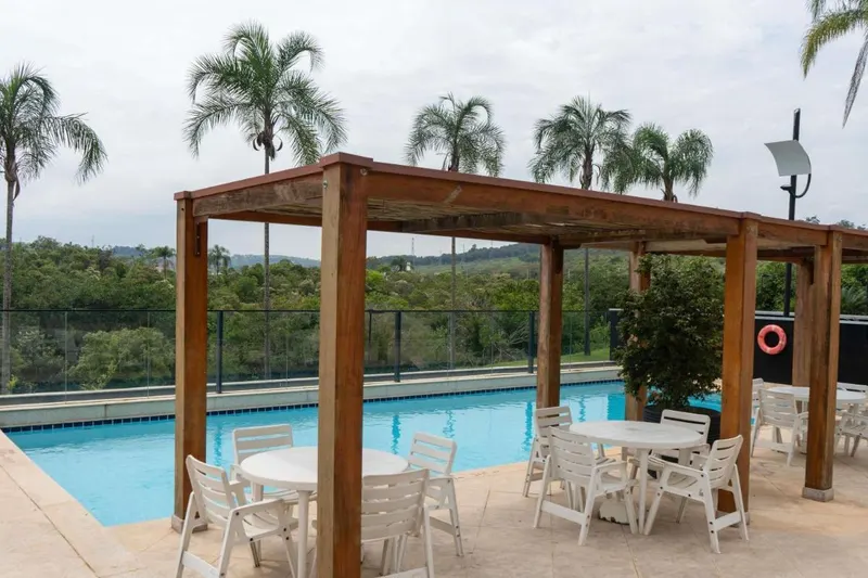 Piscina de Ibis Styles Taubaté