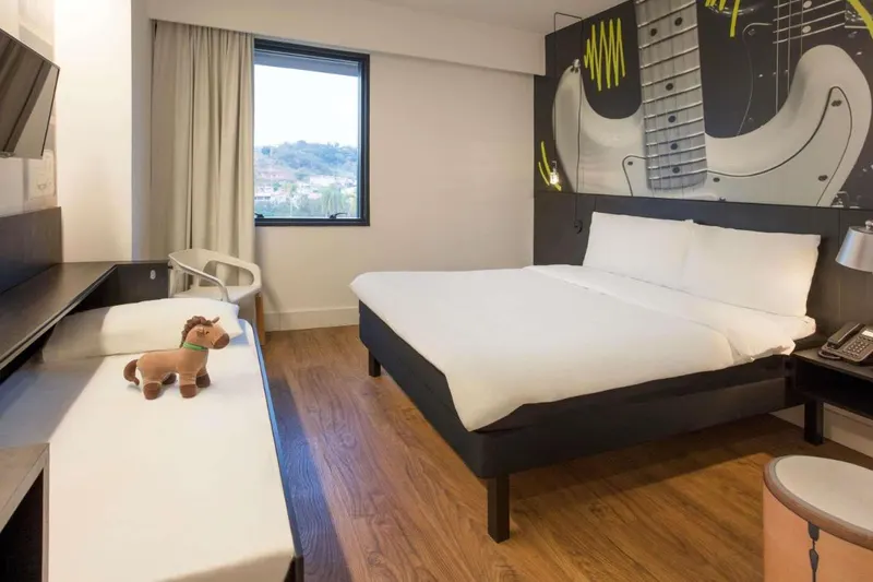 Quarto em Ibis Styles Taubaté