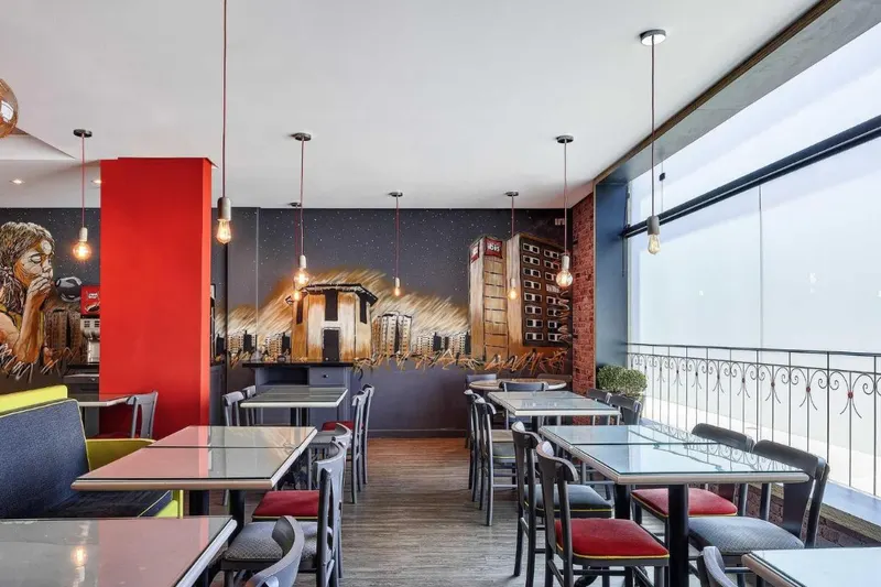 Café da manhã e refeições em Ibis Taubaté
