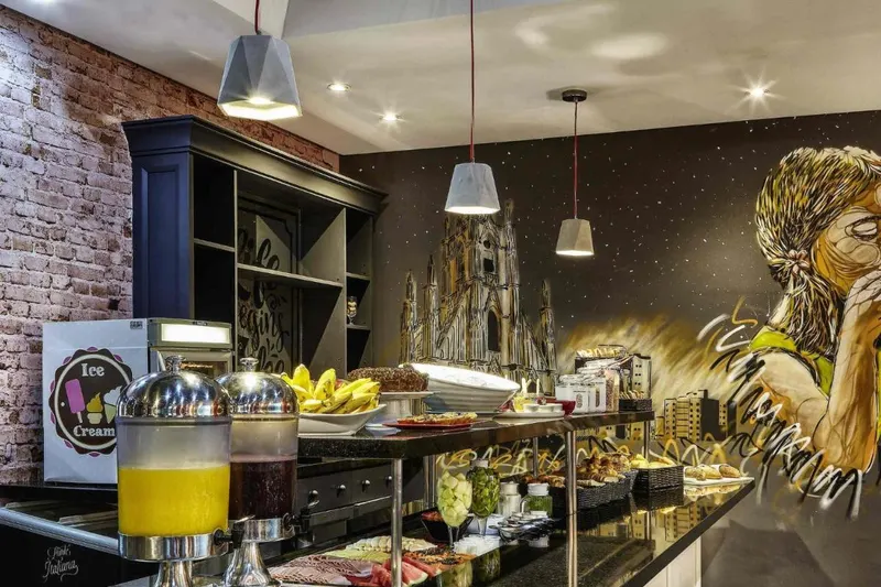 Café da manhã e refeições em Ibis Taubaté