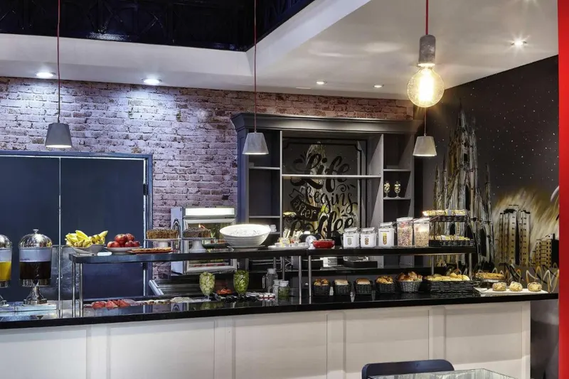 Café da manhã e refeições em Ibis Taubaté