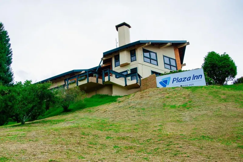Fachada de Plaza Inn Week Inn