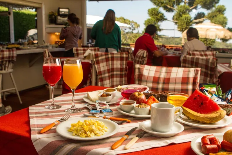 Café da manhã e refeições em Pousada Alto da Boa Vista