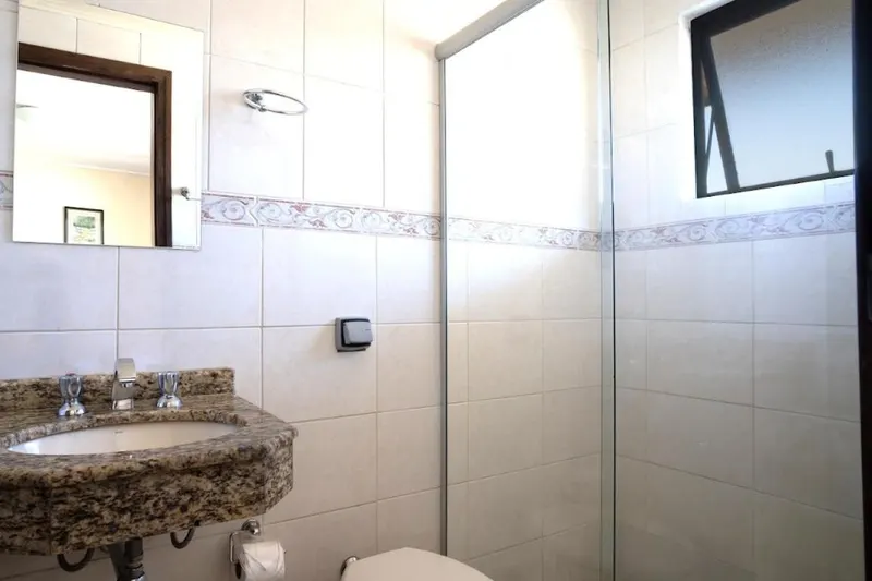 Banheiro em Pousada Araucária