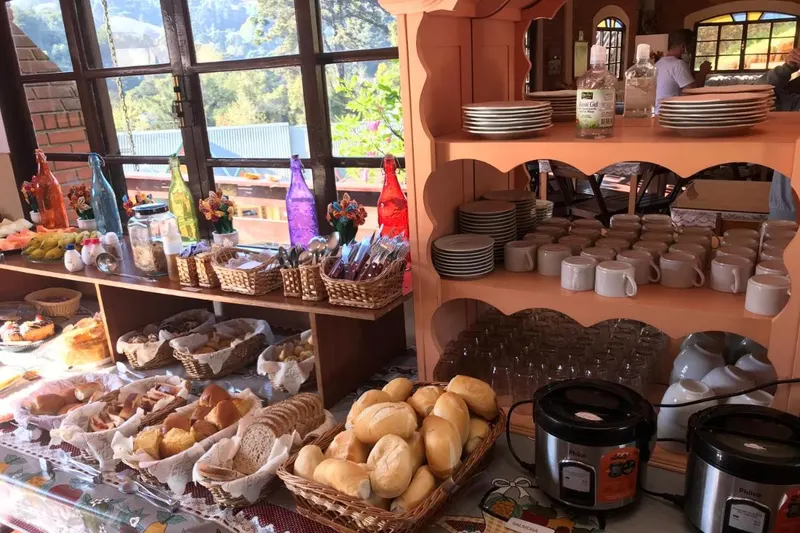 Café da manhã e refeições em Pousada Atalaia