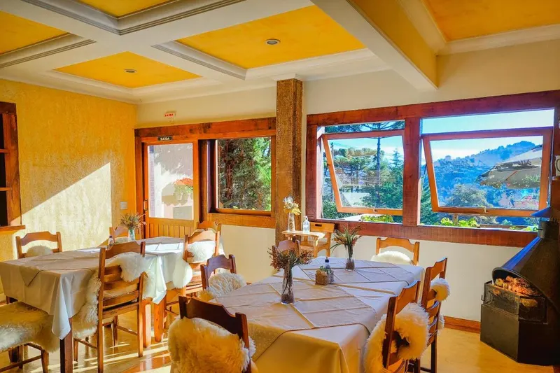 Café da manhã e refeições em Pousada Victoria Villa Campos do Jordão