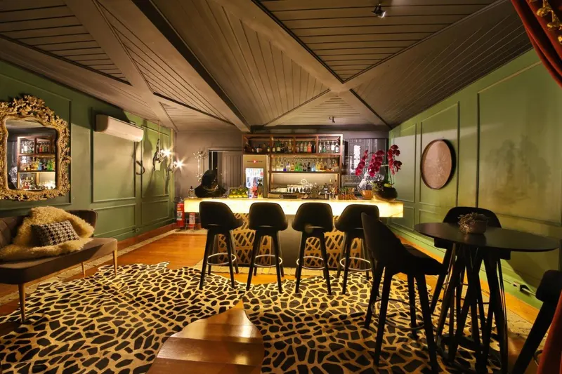 Café da manhã e refeições em Secreto Boutique Hotel