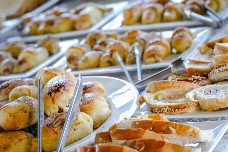 Café da manhã e refeições em VELINN Pousada Villa Paty I