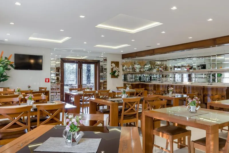 Café da manhã e refeições em Villa D´Biagy Premium