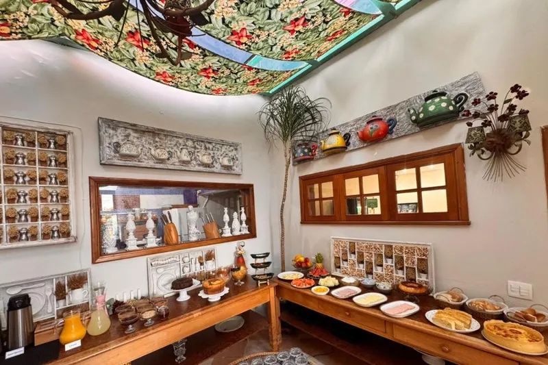 Café da manhã e refeições em Villa Montserrat