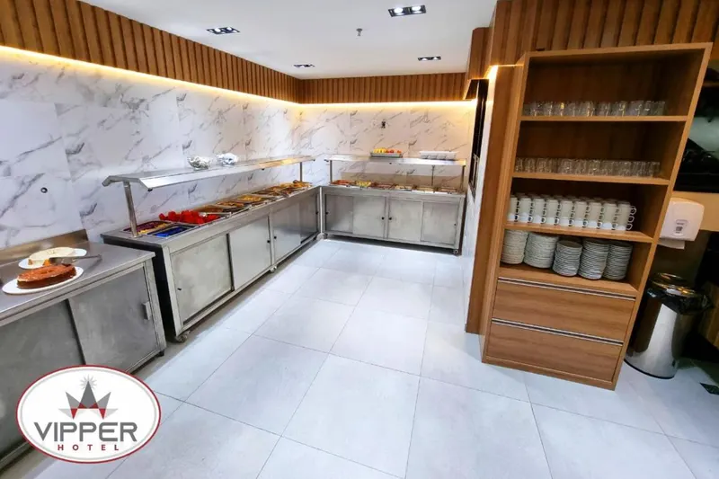Café da manhã e refeições em VIPPER Hotel